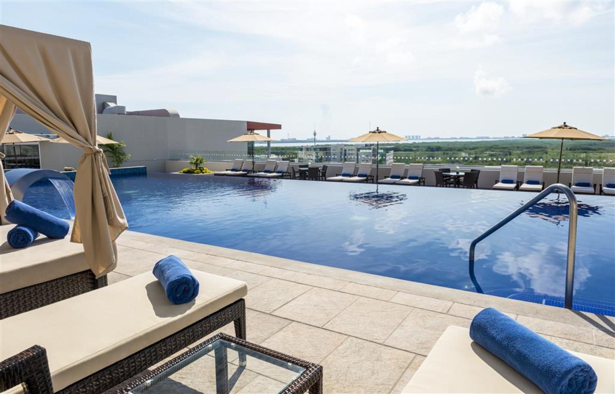 Four Points By Sheraton Cancun Centro Εξωτερικό φωτογραφία
