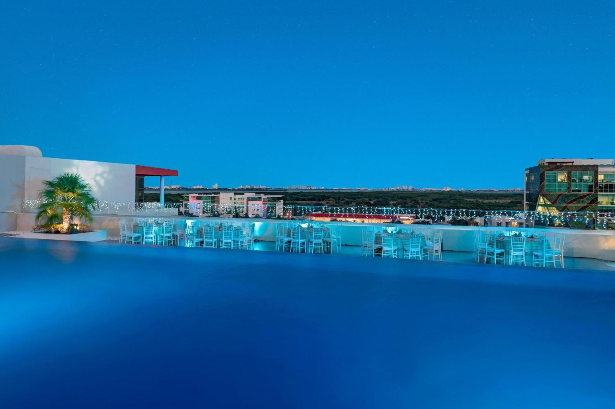 Four Points By Sheraton Cancun Centro Εξωτερικό φωτογραφία